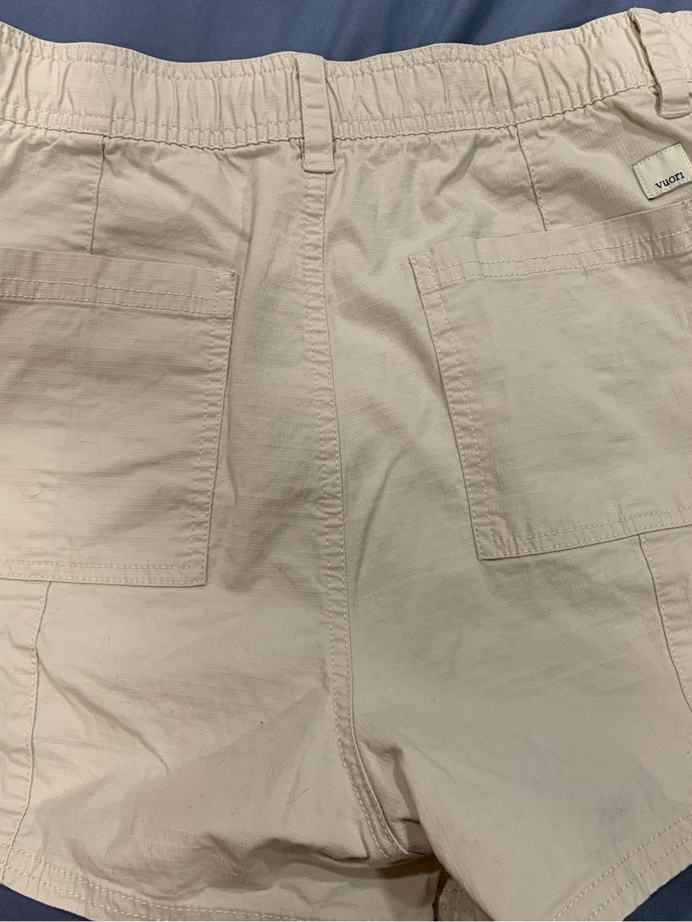 Vuori Cream Cargo Button-Pocket Shorts - Picture 4 of 5